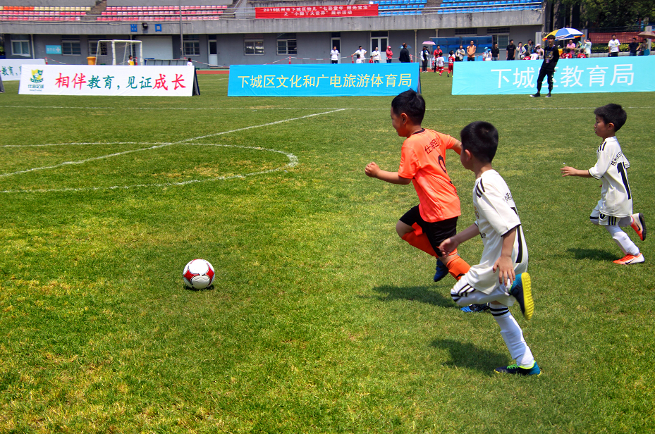 也介绍到这五位将是本届世界杯的核心解说阵容